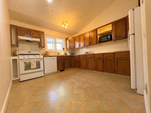 123 Sunmills Place Sw, Calgary, AB - Indoor Photo Showing Kitchen