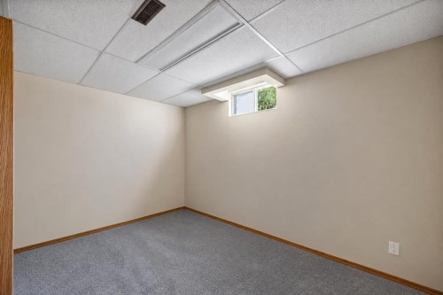 52 Shawnee Way Sw, Calgary, AB - Indoor