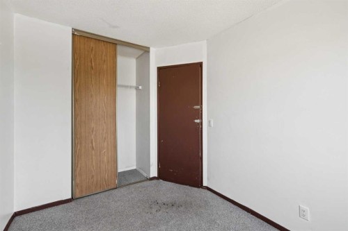 104 Falmere Way Ne, Calgary, AB - Indoor Photo Showing Other Room