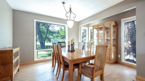 152 Mapleburn Drive Se, Calgary, AB 