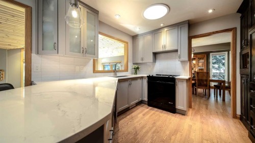 152 Mapleburn Drive Se, Calgary, AB 