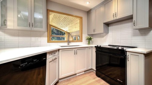 152 Mapleburn Drive Se, Calgary, AB 