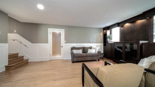 152 Mapleburn Drive Se, Calgary, AB 