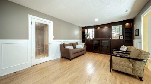 152 Mapleburn Drive Se, Calgary, AB 