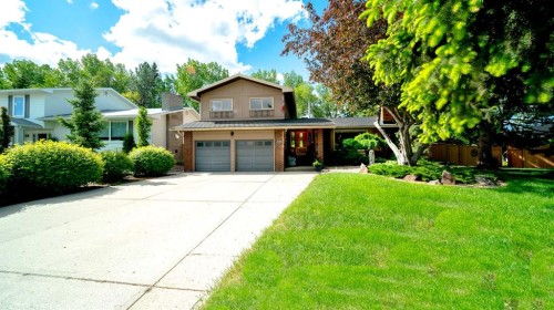 152 Mapleburn Drive Se, Calgary, AB 