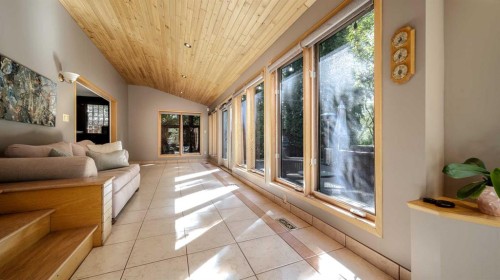 152 Mapleburn Drive Se, Calgary, AB 