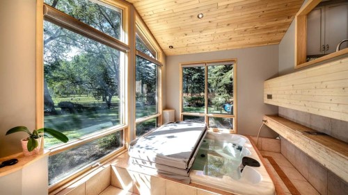 152 Mapleburn Drive Se, Calgary, AB 
