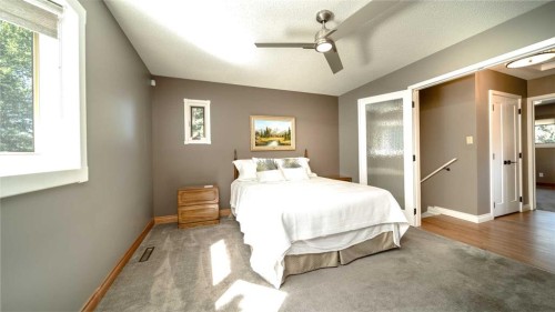 152 Mapleburn Drive Se, Calgary, AB 