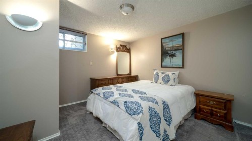 152 Mapleburn Drive Se, Calgary, AB 