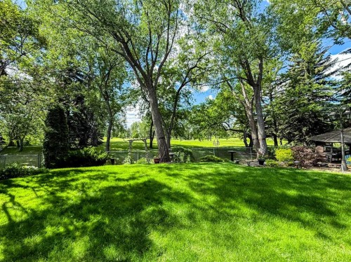152 Mapleburn Drive Se, Calgary, AB 