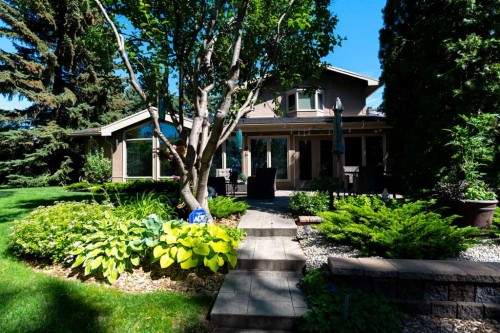 152 Mapleburn Drive Se, Calgary, AB 