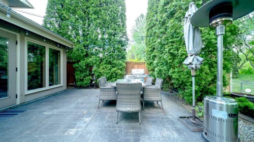 152 Mapleburn Drive Se, Calgary, AB 