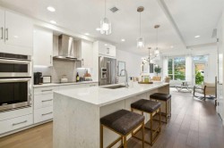 103-1611 28 Avenue SW Calgary, AB T2T 1J5