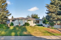 7035 Huntercrest Road NW Calgary, AB T2K 4J9