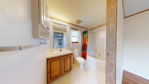 1905 29 Avenue, Nanton, AB - Indoor Photo Showing Bathroom