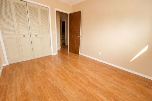 7 Dovercliffe Way Se, Calgary, AB - Indoor Photo Showing Other Room