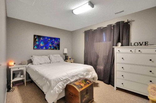 3429 Cedarille Drive Sw, Calgary, AB - Indoor Photo Showing Bedroom