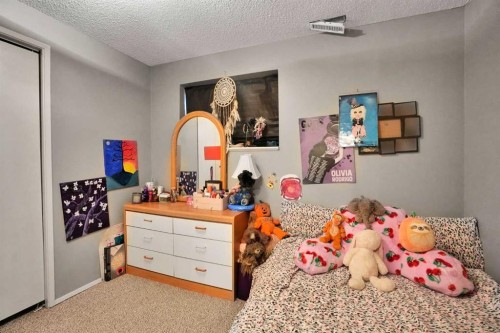 3429 Cedarille Drive Sw, Calgary, AB - Indoor Photo Showing Bedroom