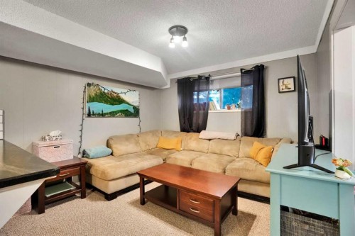 3429 Cedarille Drive Sw, Calgary, AB - Indoor Photo Showing Living Room
