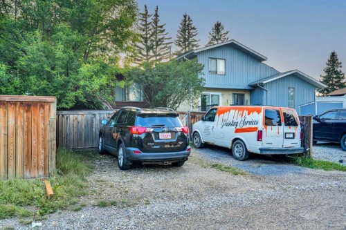 3429 Cedarille Drive Sw, Calgary, AB - Outdoor
