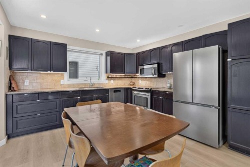 113 Riverview Court West, Calgary, AB - Indoor