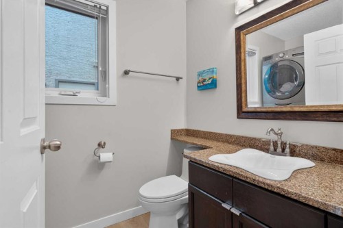 113 Riverview Court West, Calgary, AB - Indoor Photo Showing Bathroom