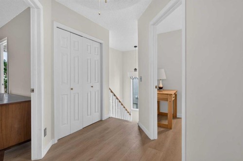 113 Riverview Court West, Calgary, AB - Indoor Photo Showing Other Room
