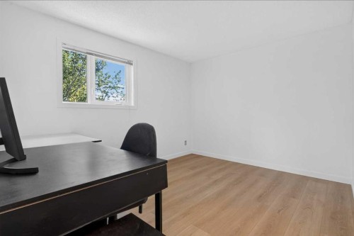 113 Riverview Court West, Calgary, AB - Indoor Photo Showing Office