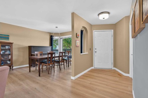 113 Riverview Court West, Calgary, AB - Indoor