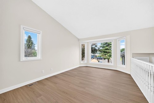 143 Applewood Drive Se, Calgary, AB - Indoor Photo Showing Other Room
