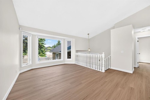143 Applewood Drive Se, Calgary, AB - Indoor