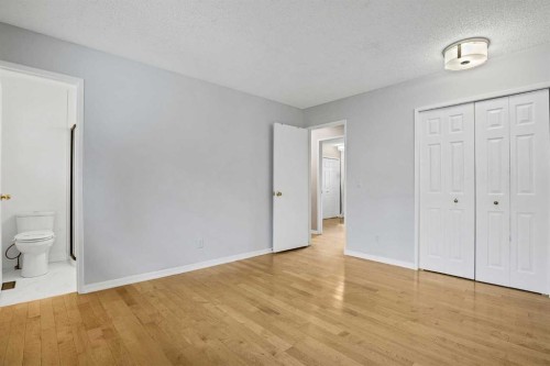 1307 56 Avenue Nw, Calgary, AB - Indoor Photo Showing Other Room