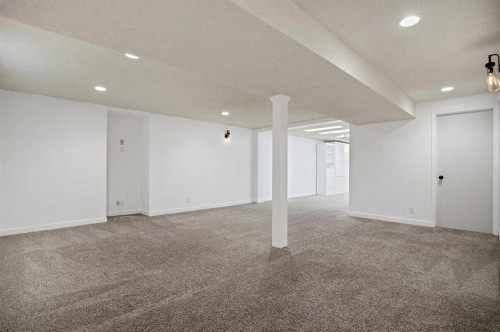 1307 56 Avenue Nw, Calgary, AB - Indoor