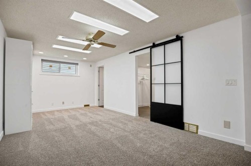 1307 56 Avenue Nw, Calgary, AB - Indoor Photo Showing Other Room