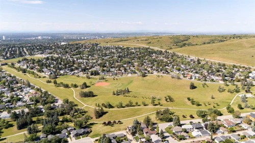 1307 56 Avenue Nw, Calgary, AB - Outdoor With View