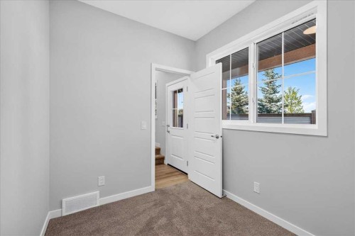 201-1750 Rangeview Drive Se, Calgary, AB 