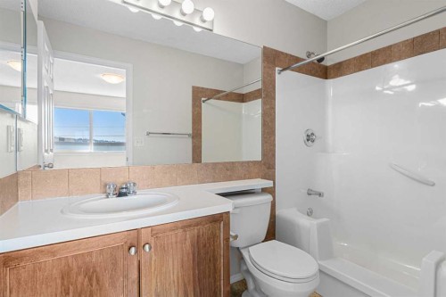 51 Covehaven Mews Ne, Calgary, AB - Indoor Photo Showing Bathroom