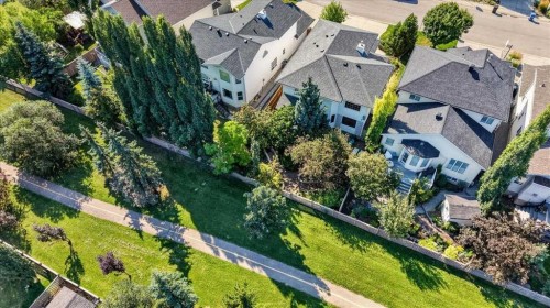 30 Sierra Nevada Way Sw, Calgary, AB 