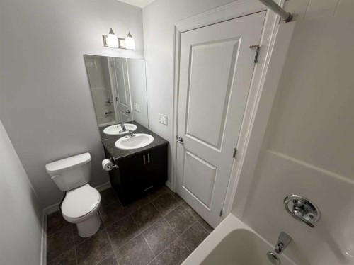 219-117 Copperpond Common Se, Calgary, AB - Indoor Photo Showing Bathroom