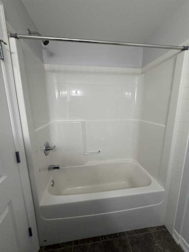 219-117 Copperpond Common Se, Calgary, AB - Indoor Photo Showing Bathroom