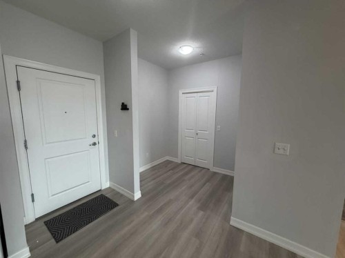 219-117 Copperpond Common Se, Calgary, AB - Indoor Photo Showing Other Room