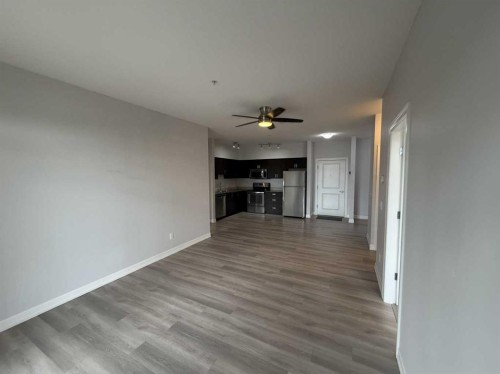 219-117 Copperpond Common Se, Calgary, AB - Indoor Photo Showing Other Room
