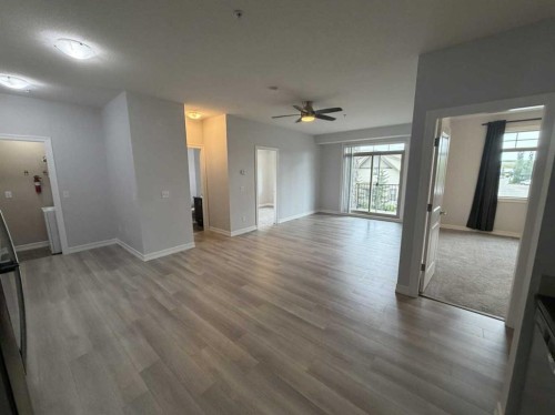 219-117 Copperpond Common Se, Calgary, AB - Indoor Photo Showing Other Room