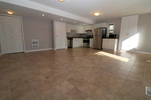 52 Mt Aberdeen Circle Se, Calgary, AB - Indoor