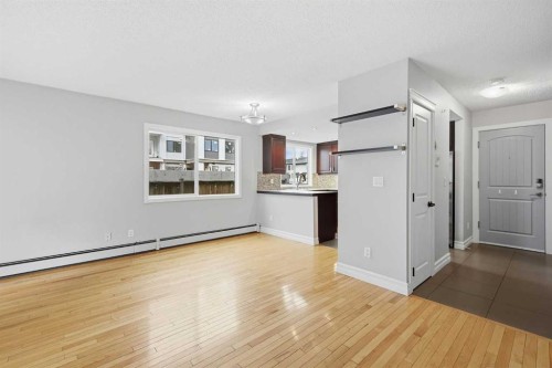 B-2115 35 Avenue Sw, Calgary, AB - Indoor