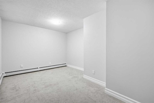 B-2115 35 Avenue Sw, Calgary, AB - Indoor Photo Showing Other Room