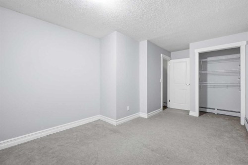 B-2115 35 Avenue Sw, Calgary, AB - Indoor Photo Showing Other Room