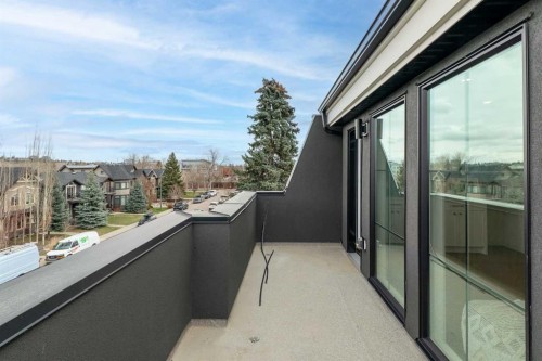 2533 2 Avenue Nw, Calgary, AB - Outdoor With Balcony With Exterior