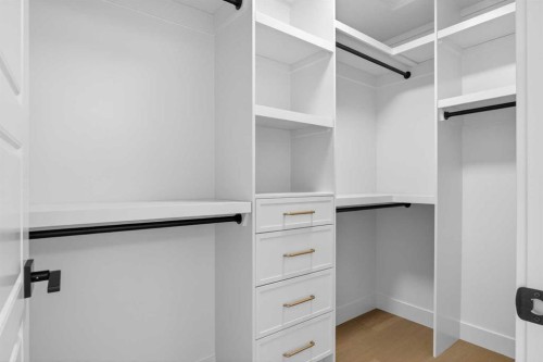 2533 2 Avenue Nw, Calgary, AB - Indoor With Storage