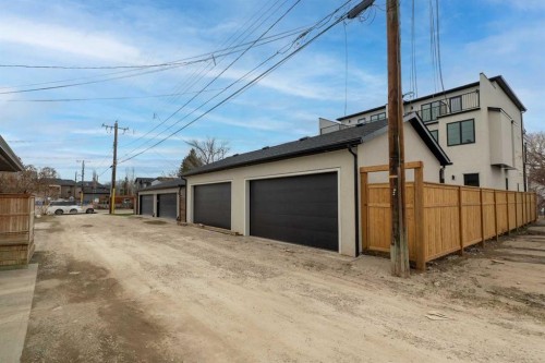 2533 2 Avenue Nw, Calgary, AB - Outdoor